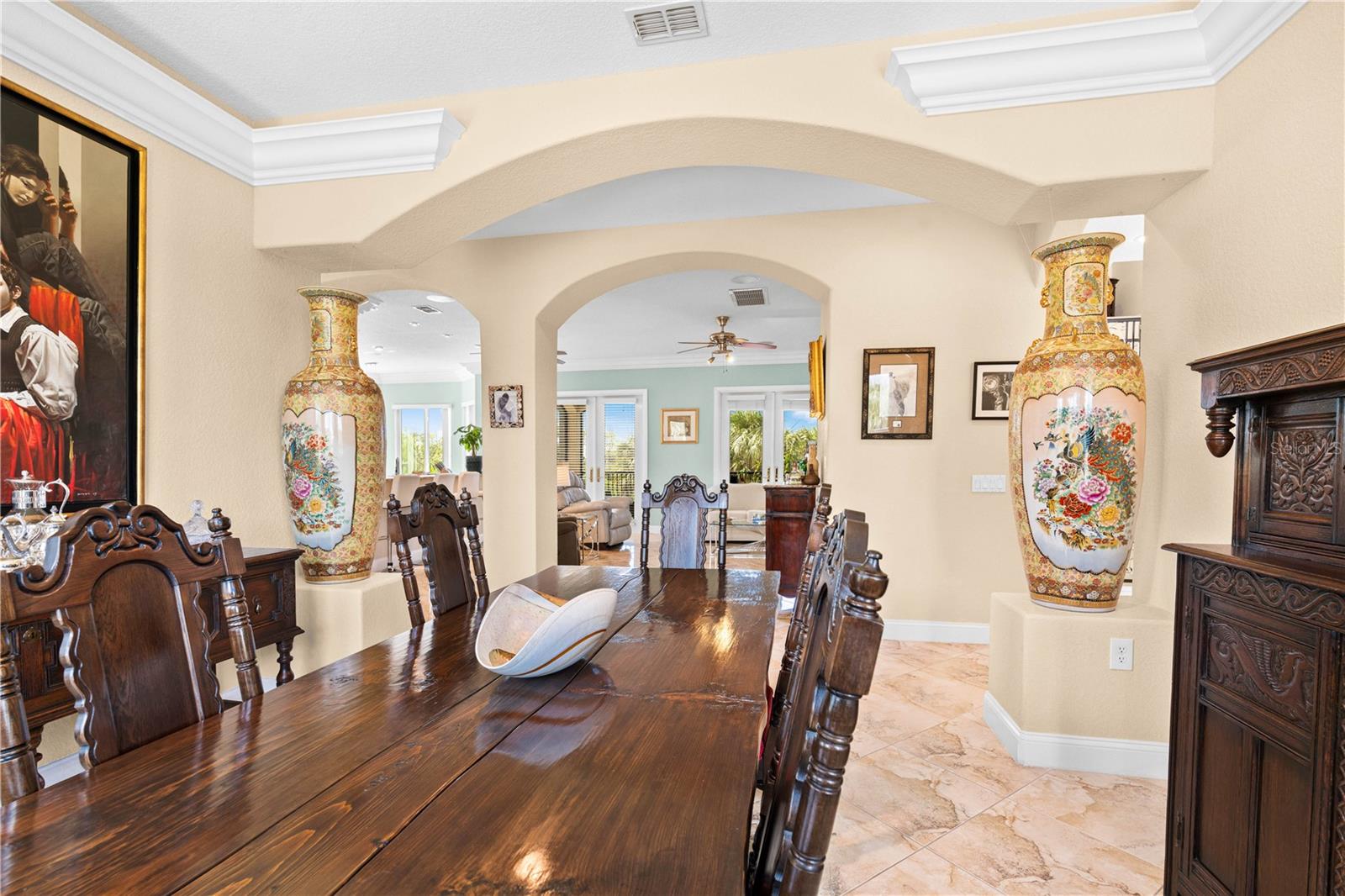 TB8338623 Property Photo