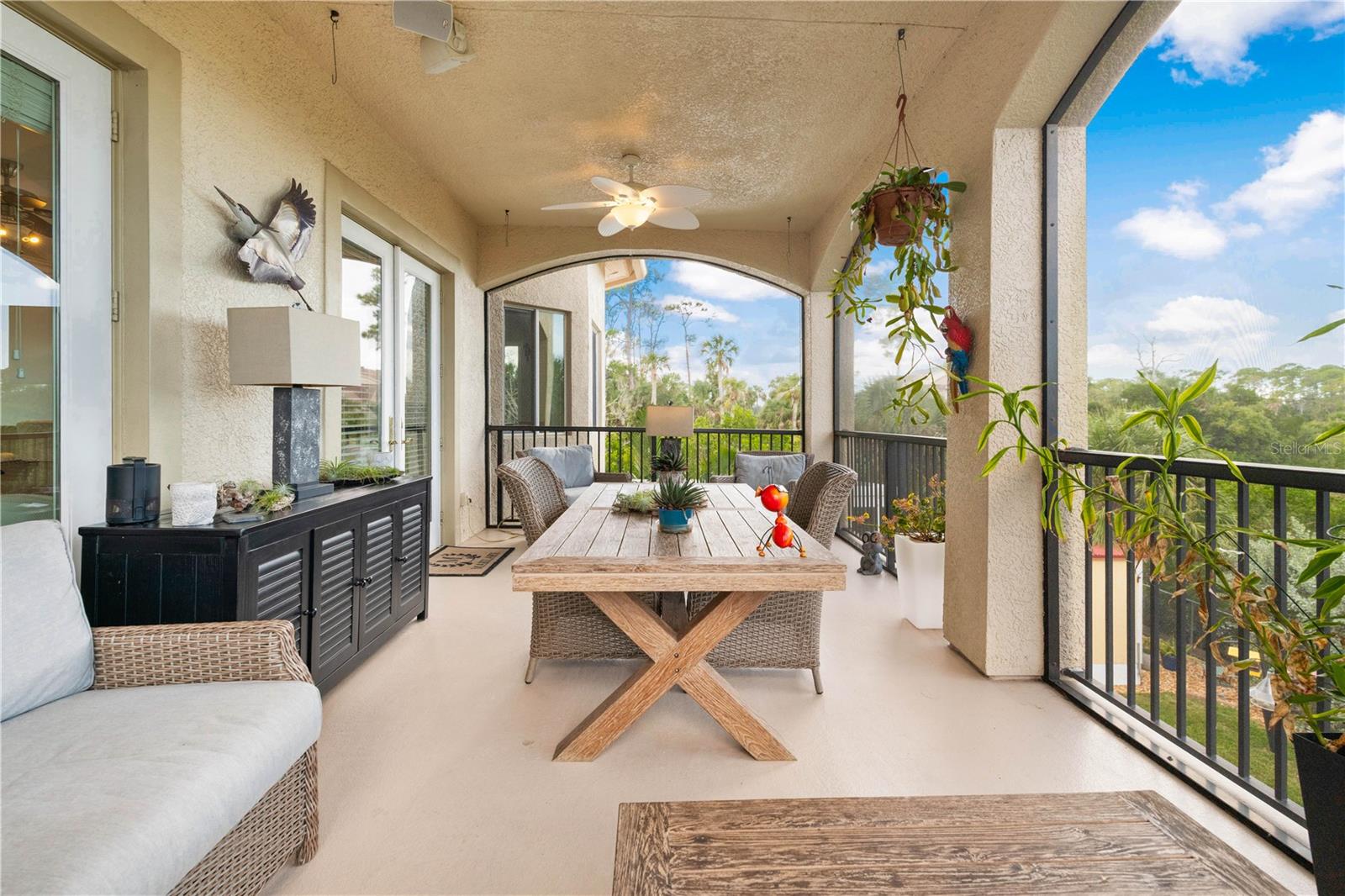 TB8338623 Property Photo