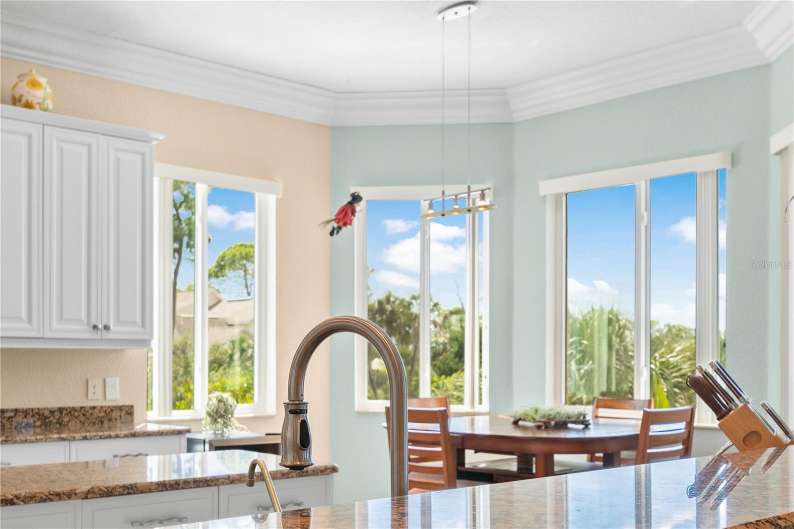 TB8338623 Property Photo