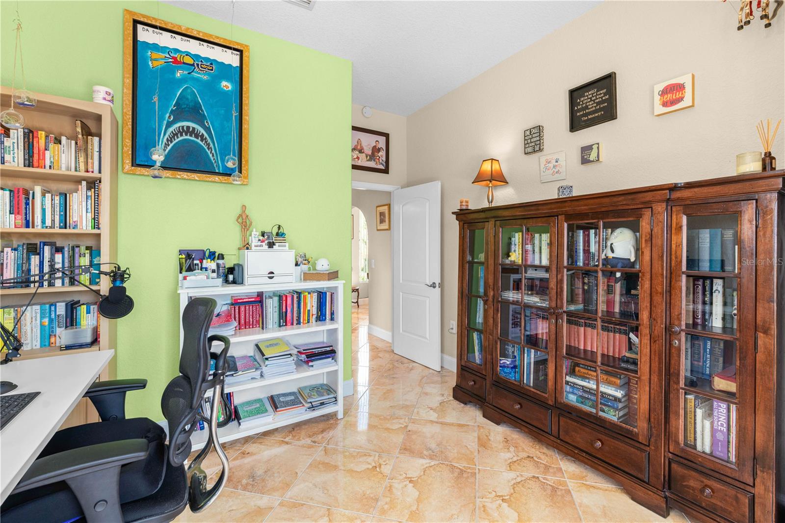 TB8338623 Property Photo