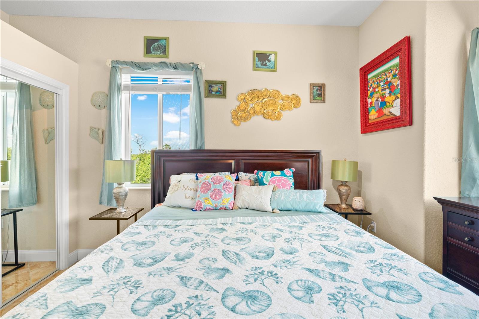 TB8338623 Property Photo