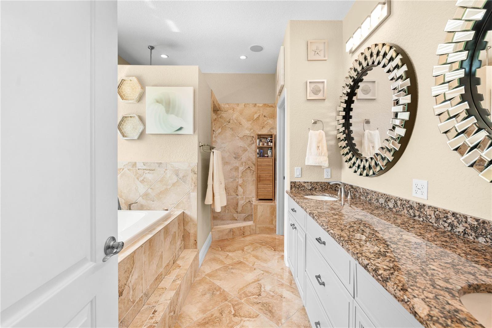 TB8338623 Property Photo