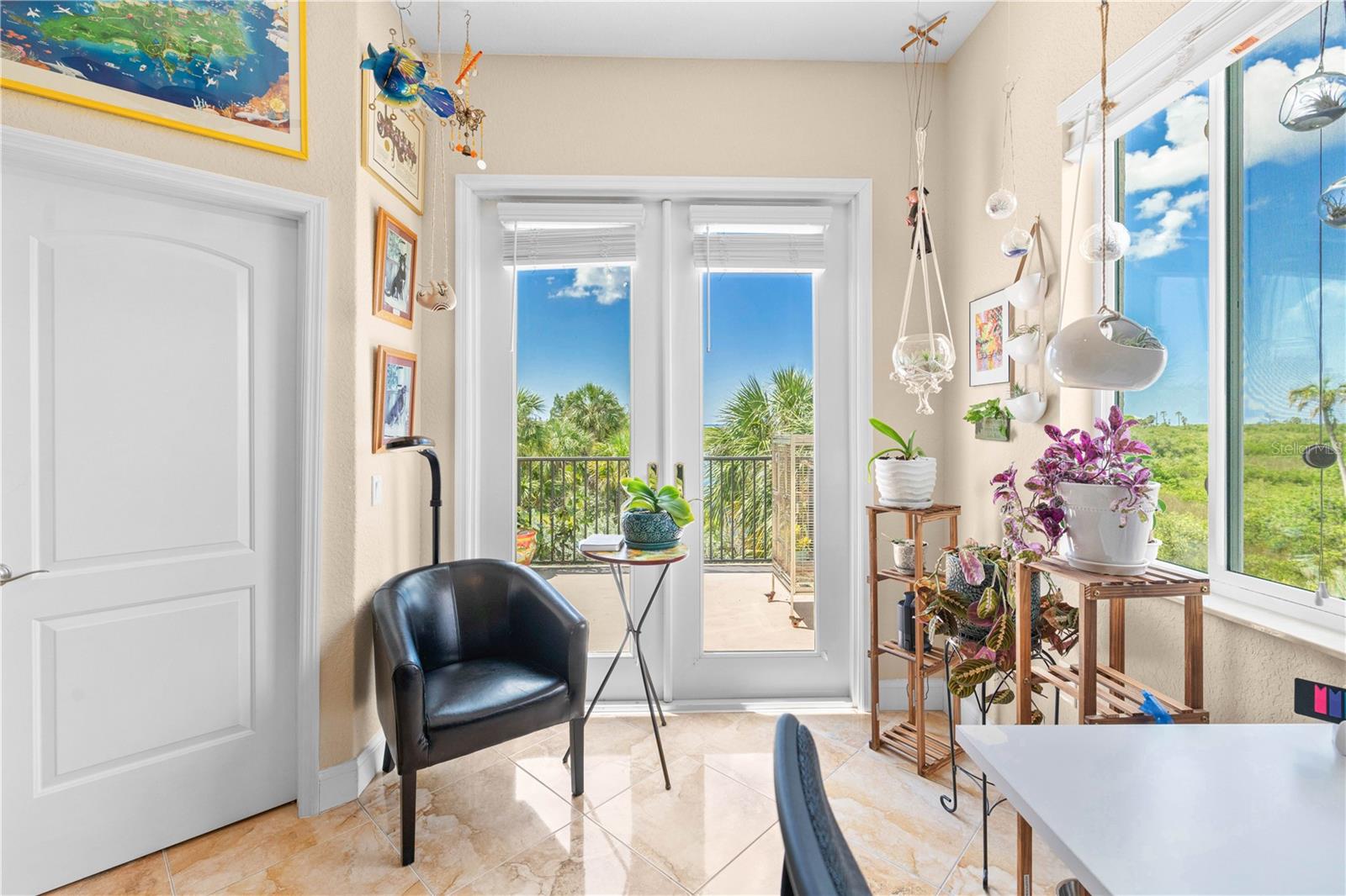 TB8338623 Property Photo