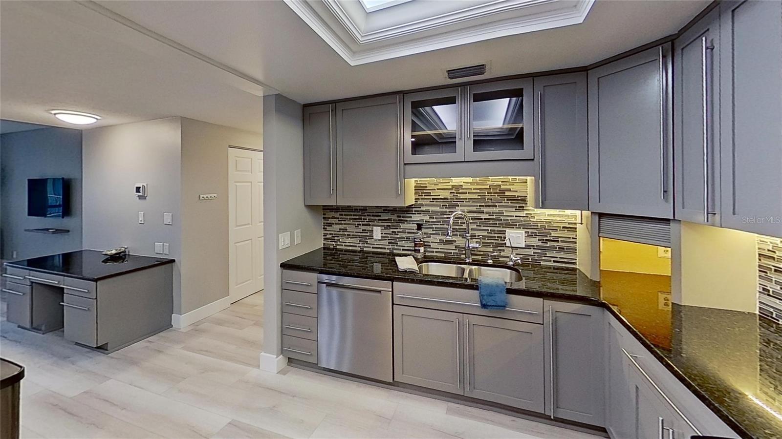 1501 GULF BLVD #104, CLEARWATER BEACH, FL, 33767