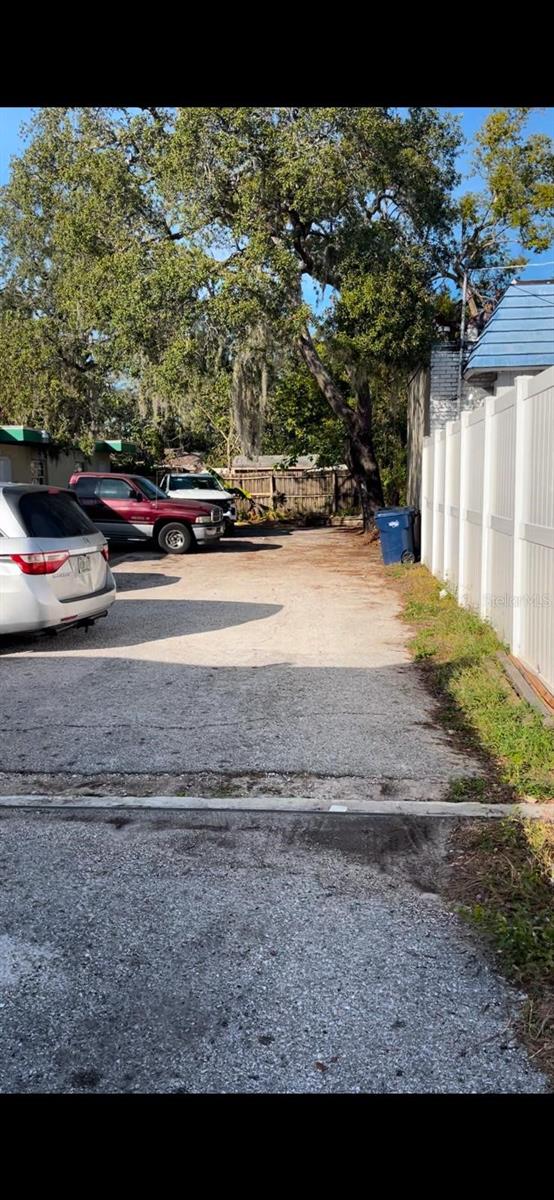 911 W WATERS AVE, TAMPA, FL, 33604