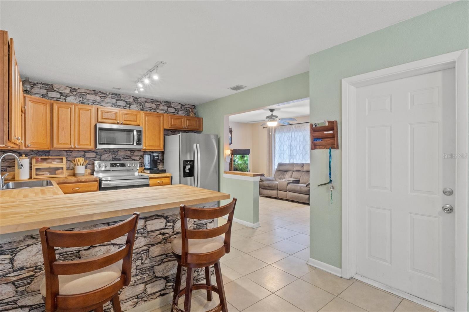 2846 STATE ROAD 590, CLEARWATER, FL, 33759
