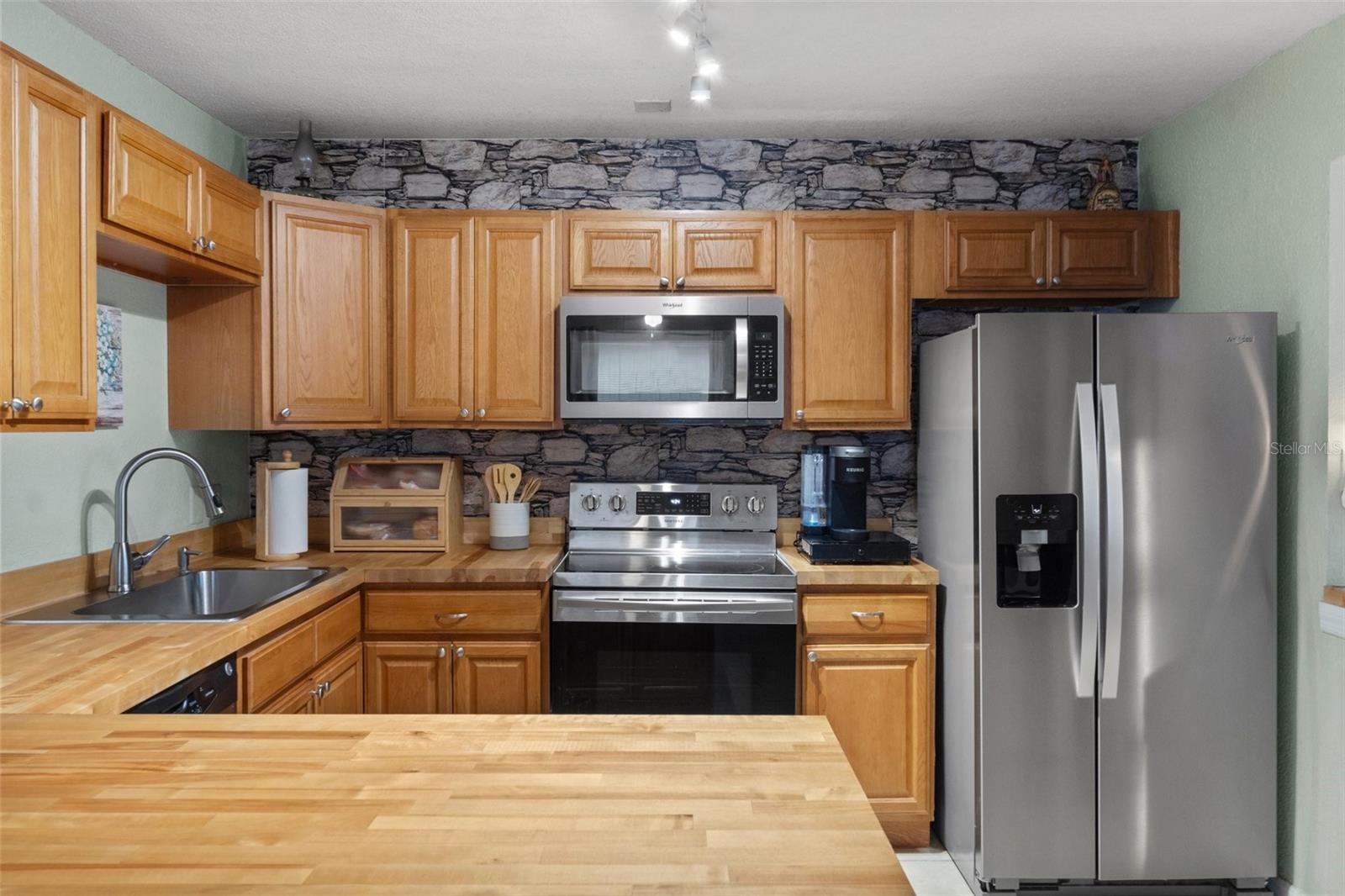 2846 STATE ROAD 590, CLEARWATER, FL, 33759
