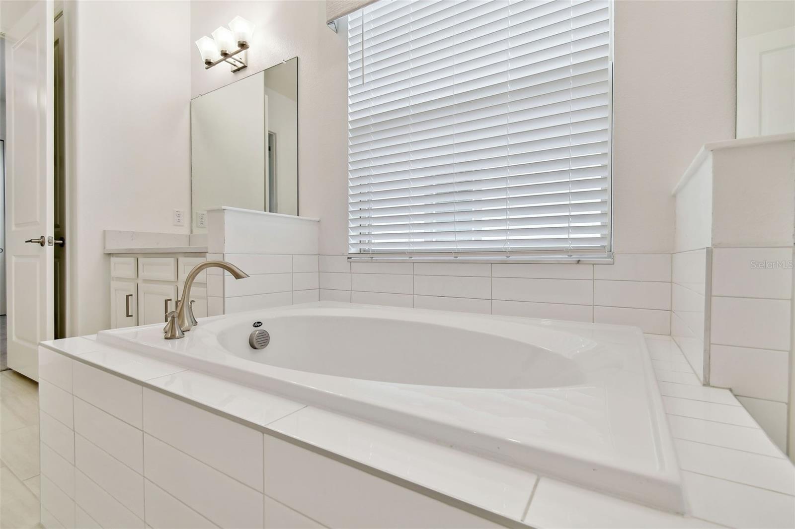 5322 WINDY GROVE DR, WIMAUMA, FL, 33598