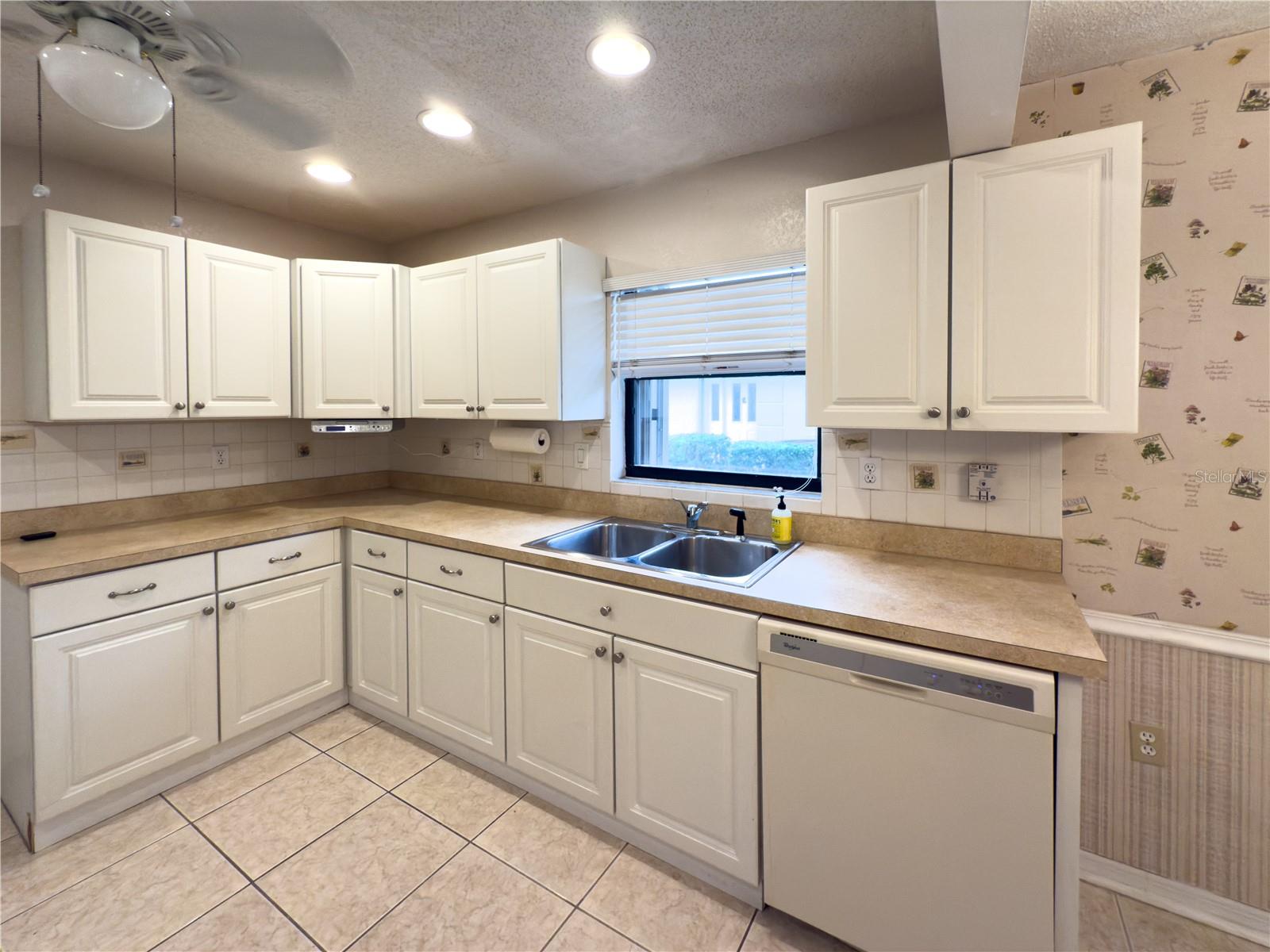 11250 SW ESSEX DR, LAKE SUZY, FL, 34269