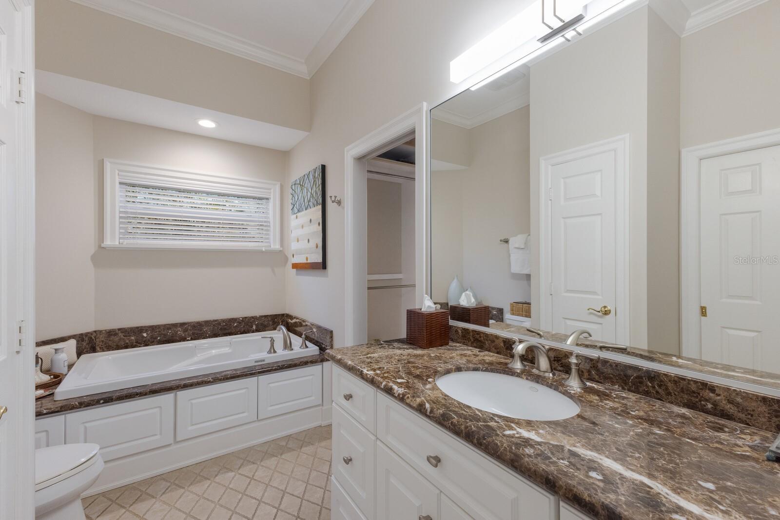 D6140036 Property Photo