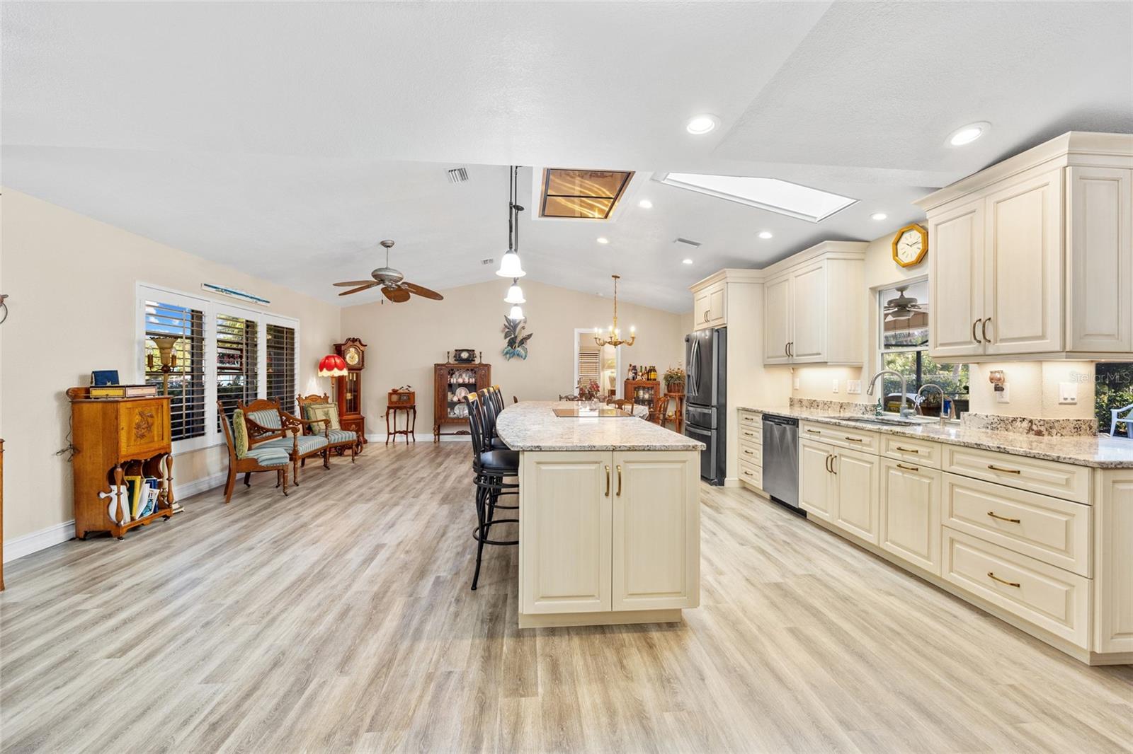 472 EPPINGER DR, PORT CHARLOTTE, FL, 33953