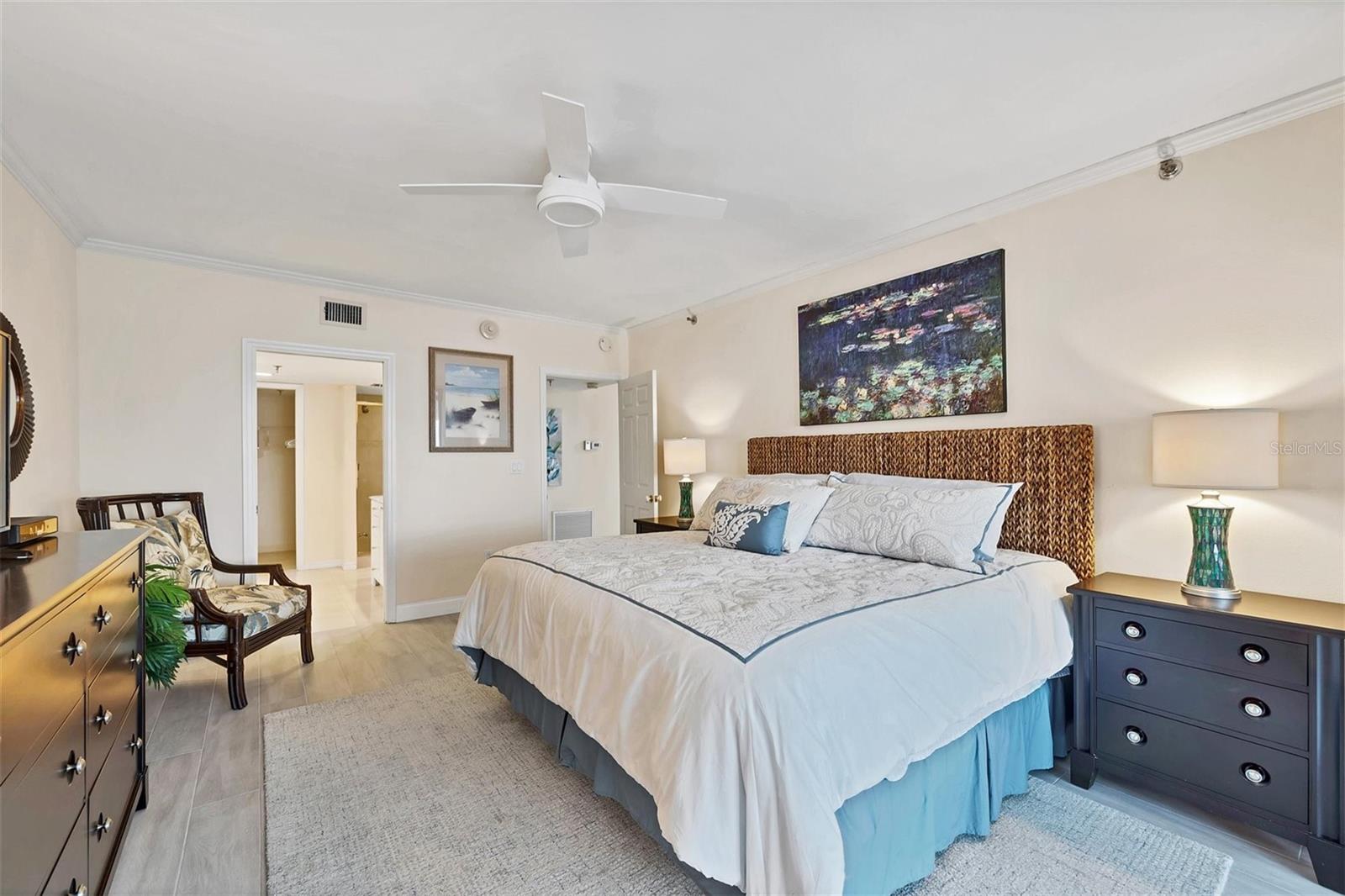 1465 GULF OF MEXICO DR #402, LONGBOAT KEY, FL, 34228