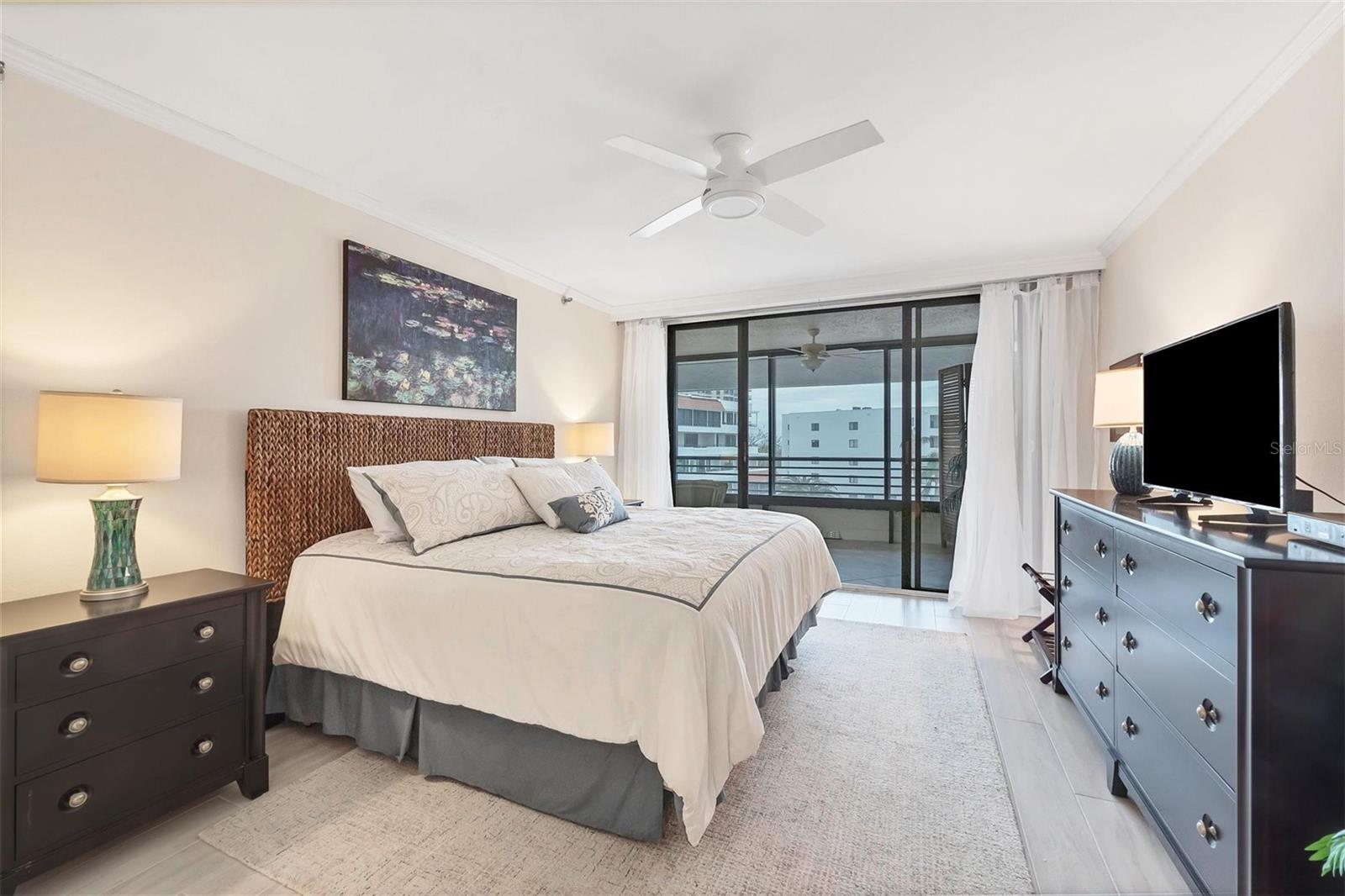 1465 GULF OF MEXICO DR #402, LONGBOAT KEY, FL, 34228