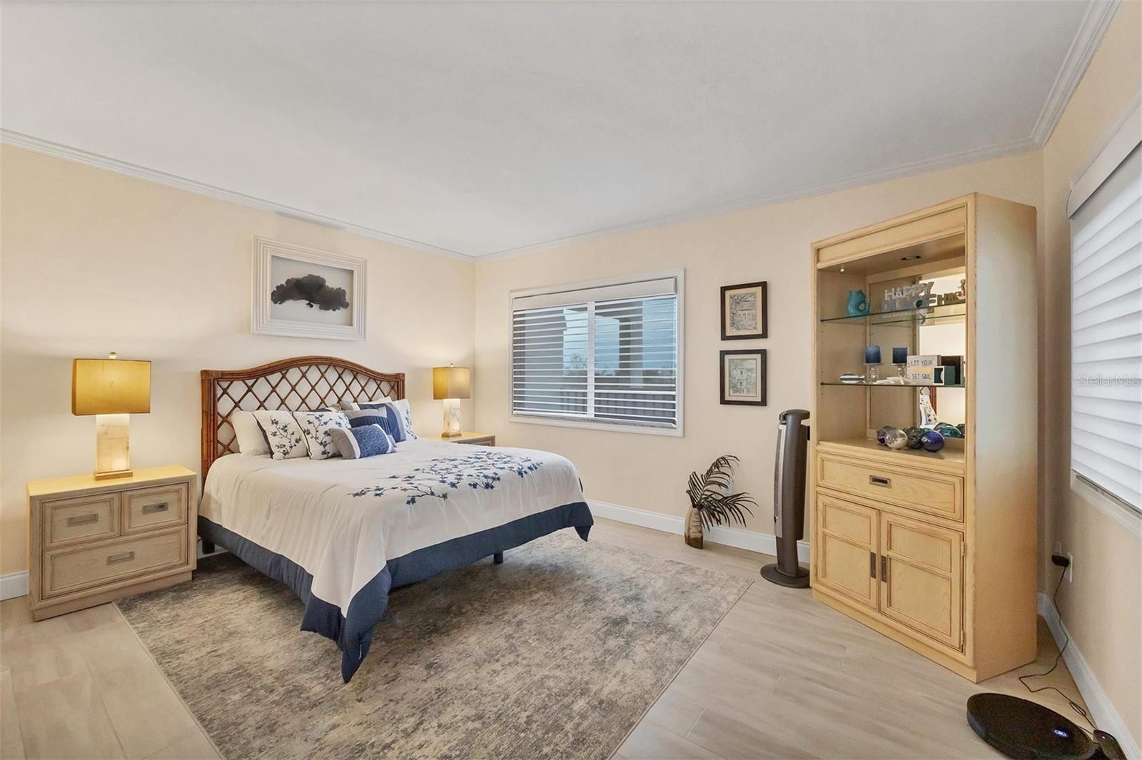 1465 GULF OF MEXICO DR #402, LONGBOAT KEY, FL, 34228