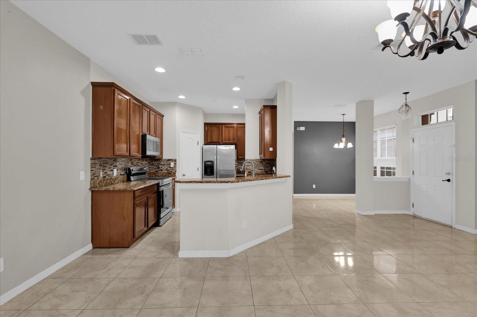 525 CLIMBING IVY CT #A, APOPKA, FL, 32712