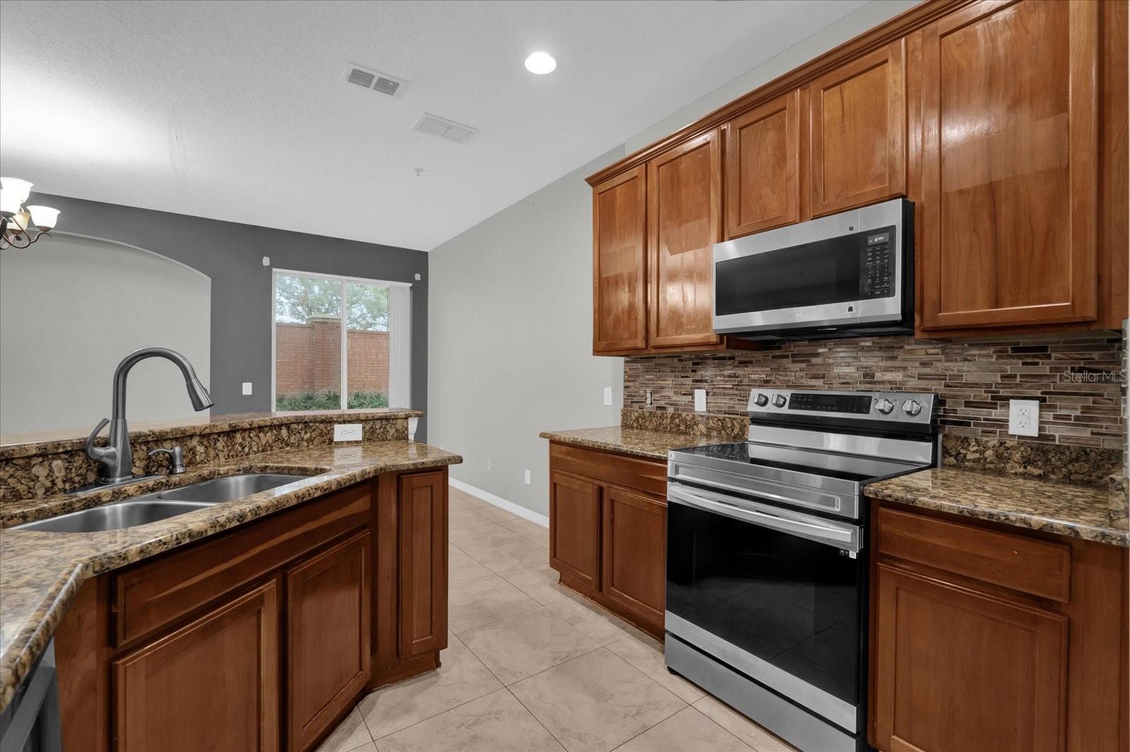525 CLIMBING IVY CT #A, APOPKA, FL, 32712