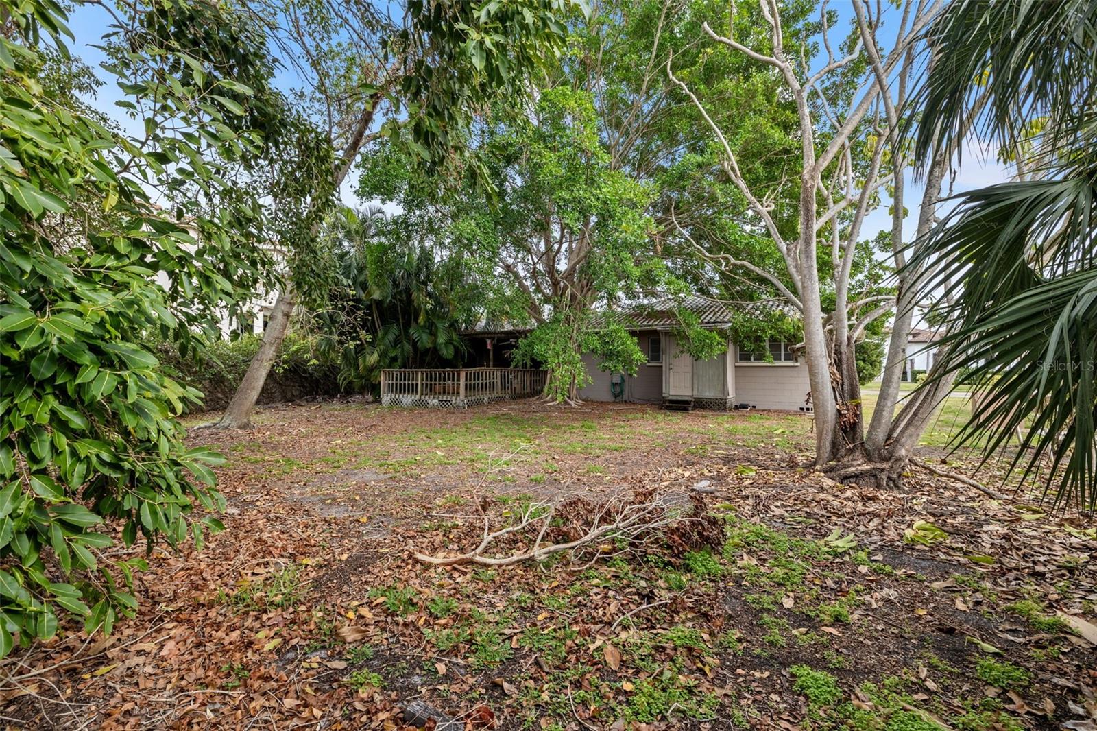 TB8338884 Property Photo