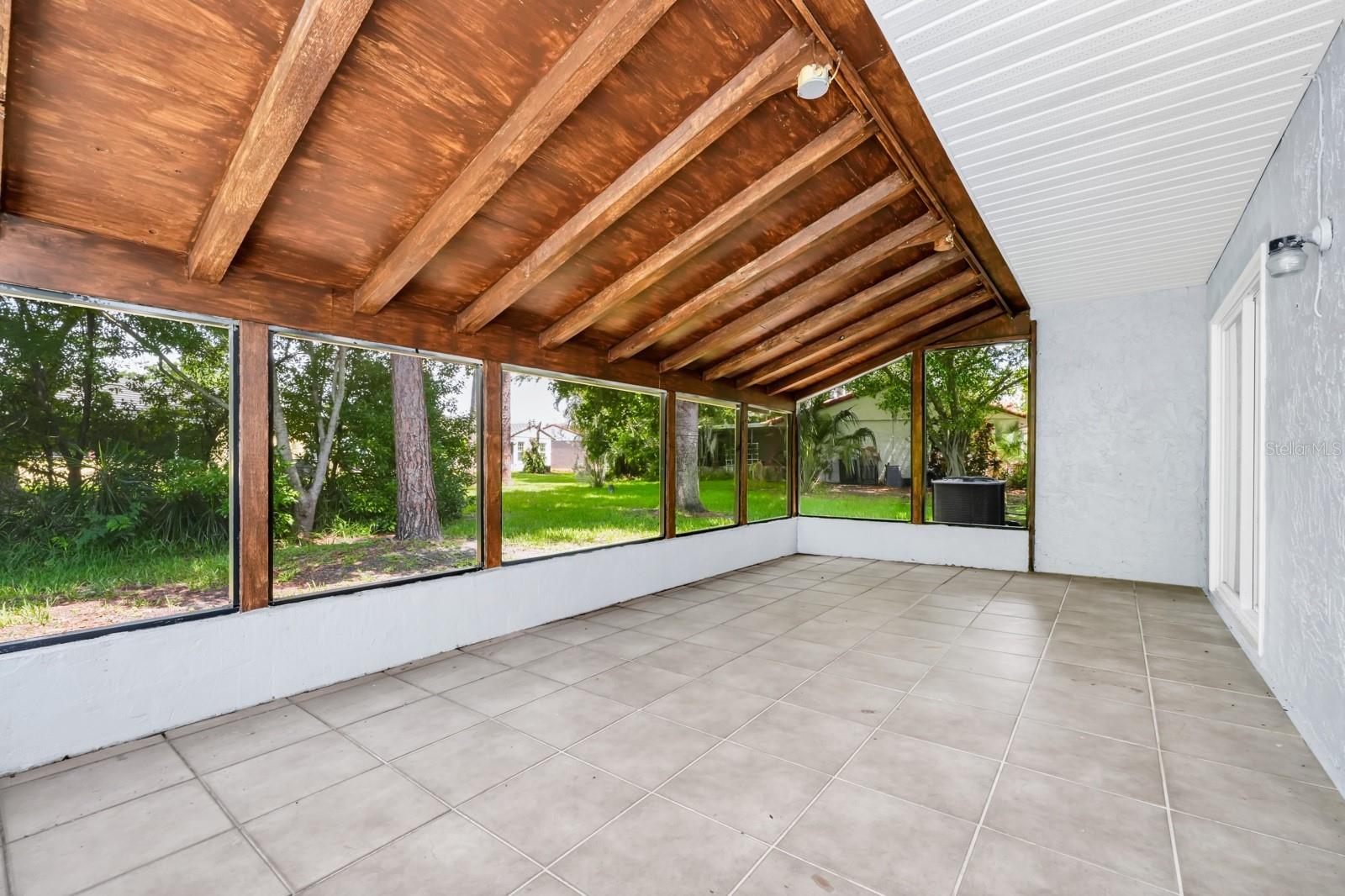 O6271638 Property Photo