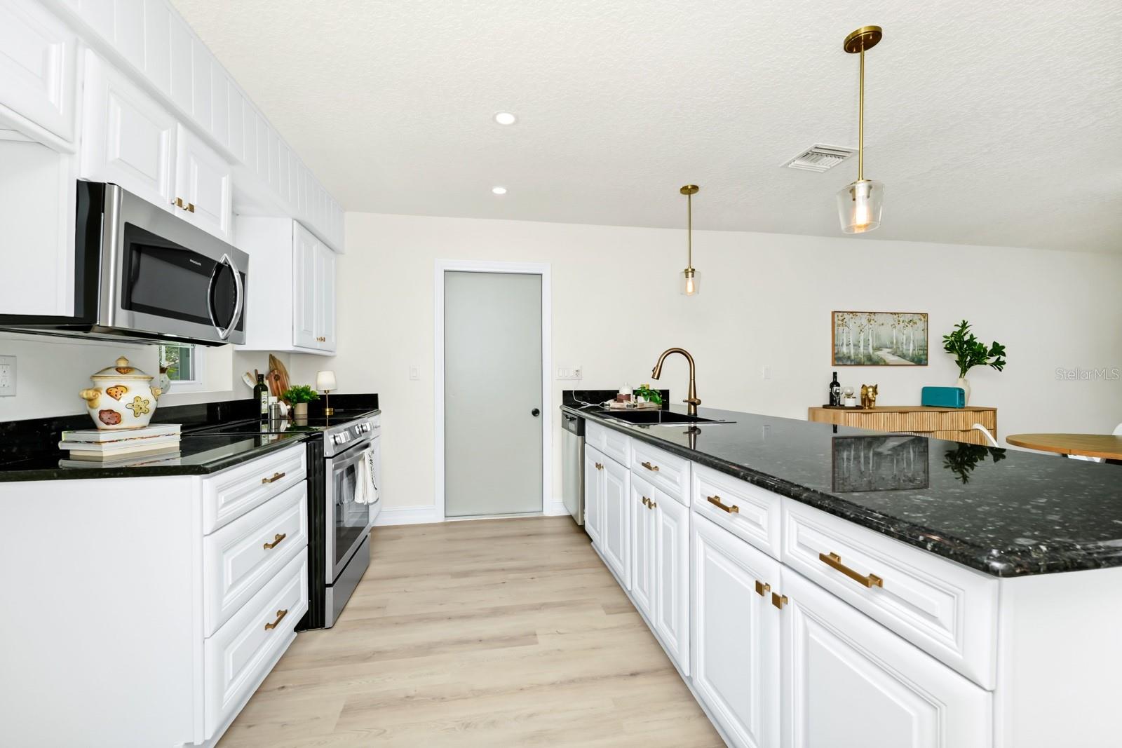 O6271638 Property Photo