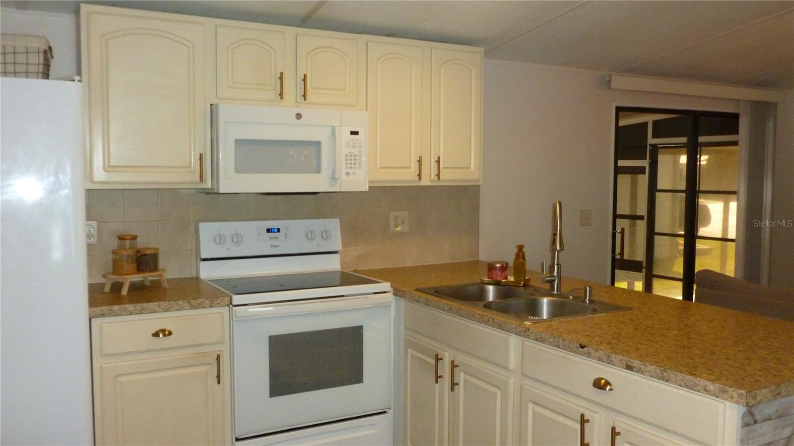 34421 COUNTRYSIDE DR, WESLEY CHAPEL, FL, 33543