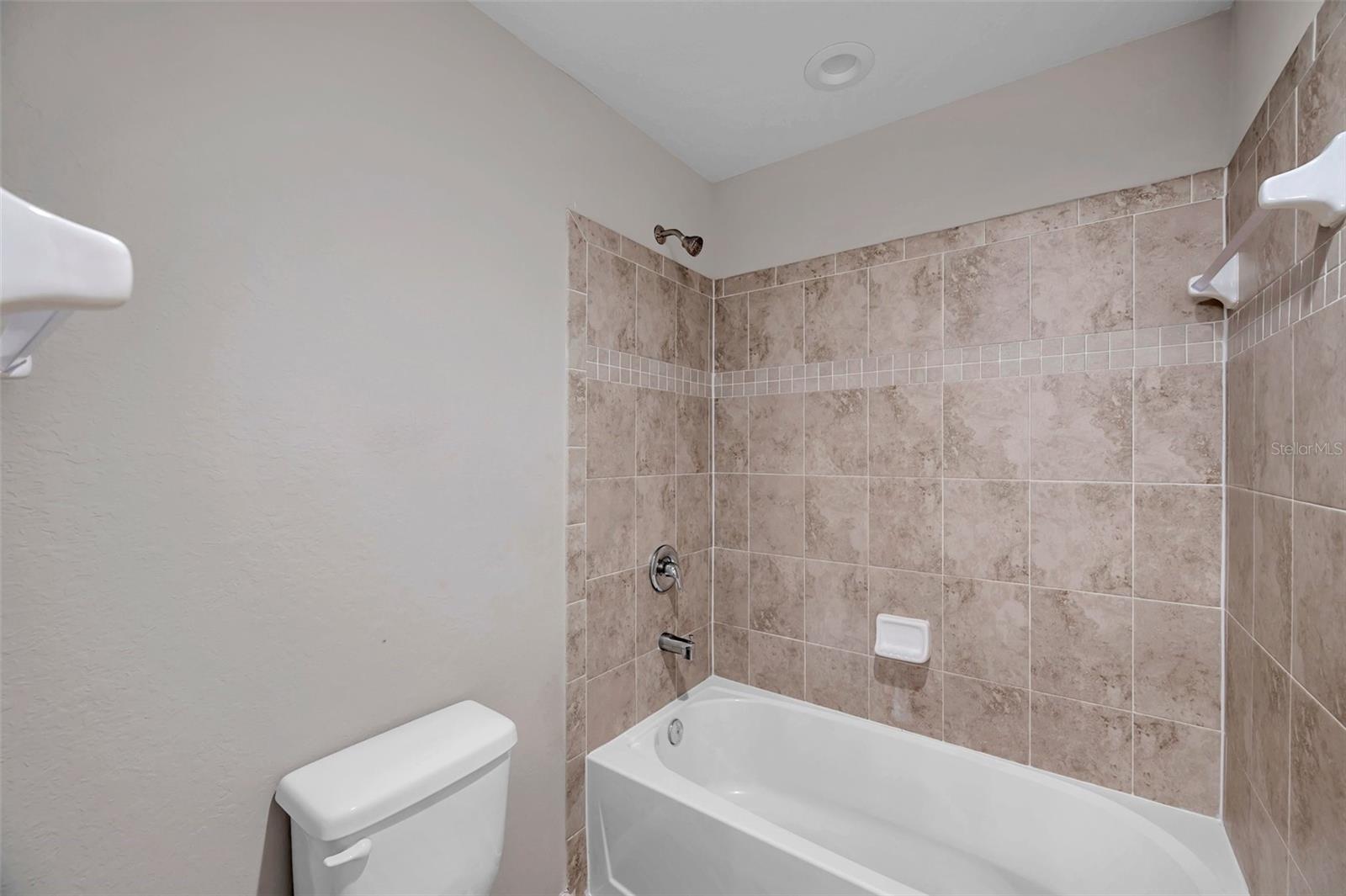 7228 MERLOT SIENNA AVE, GIBSONTON, FL, 33534