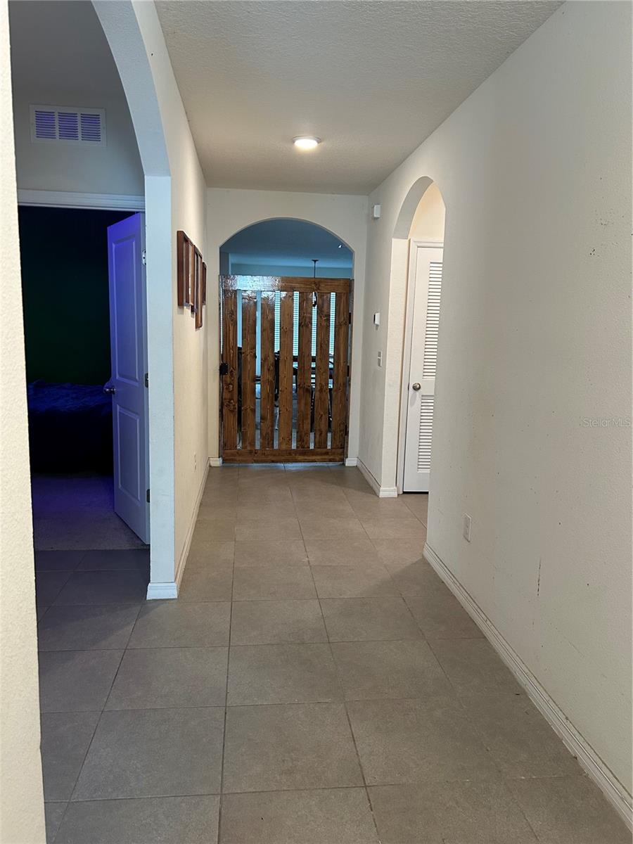 6882 SILVERADO RANCH BLVD, ZEPHYRHILLS, FL, 33541