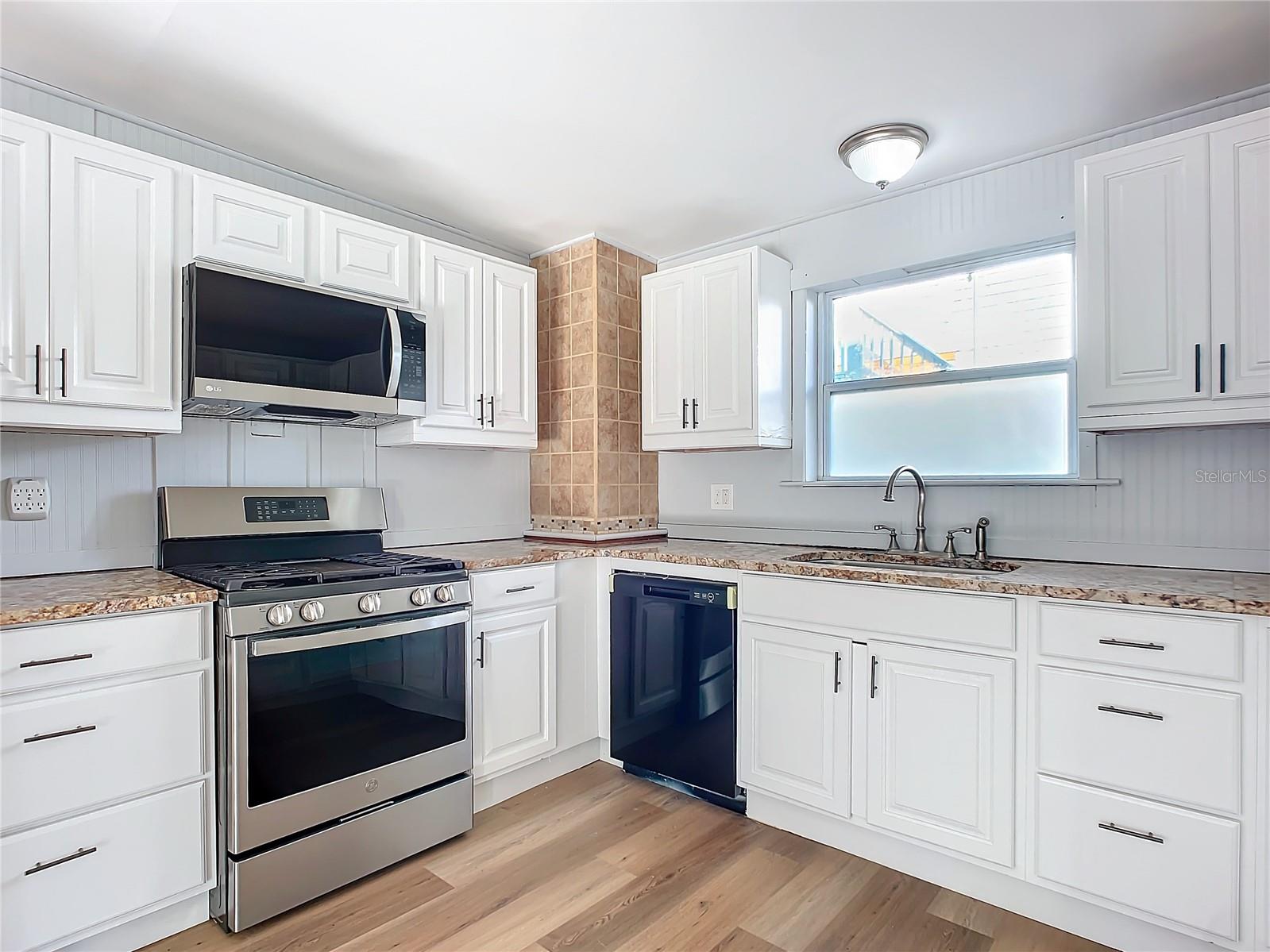 17 S OLEANDER AVE, DAYTONA BEACH, FL, 32118