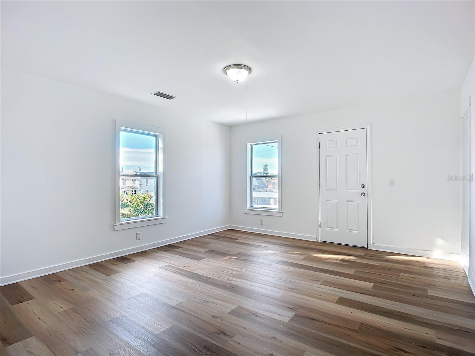 17 S OLEANDER AVE, DAYTONA BEACH, FL, 32118