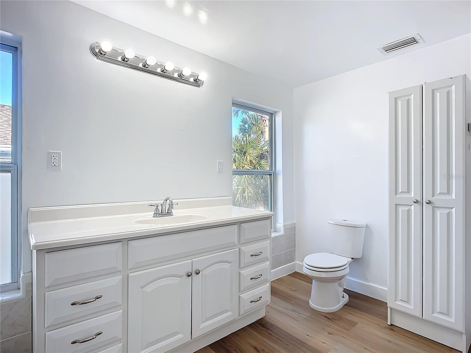 17 S OLEANDER AVE, DAYTONA BEACH, FL, 32118