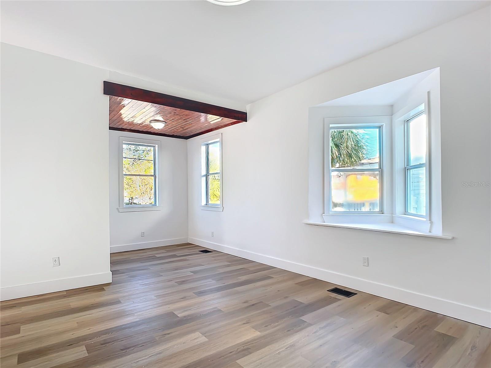 17 S OLEANDER AVE, DAYTONA BEACH, FL, 32118