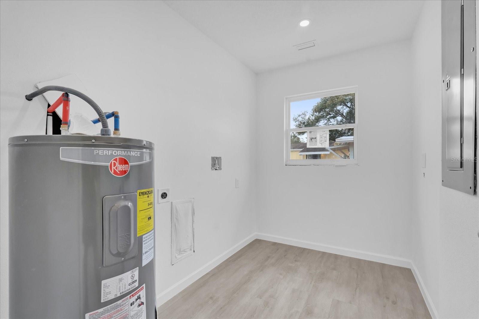 1650 E BAY ST, WINTER GARDEN, FL, 34787