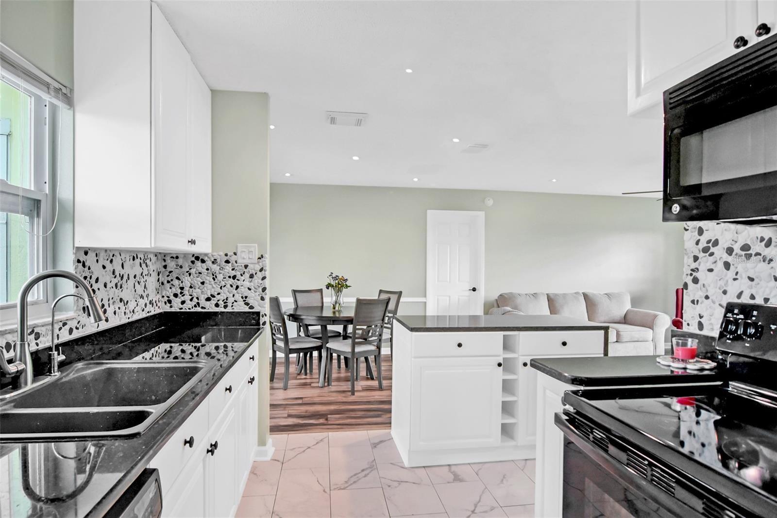 13366 BRONZE AVE, PORT CHARLOTTE, FL, 33981