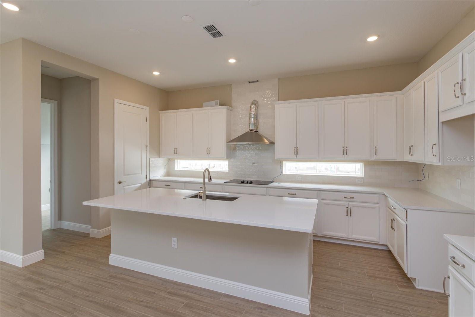 10049 BALLAST DR, ORLANDO, FL, 32827