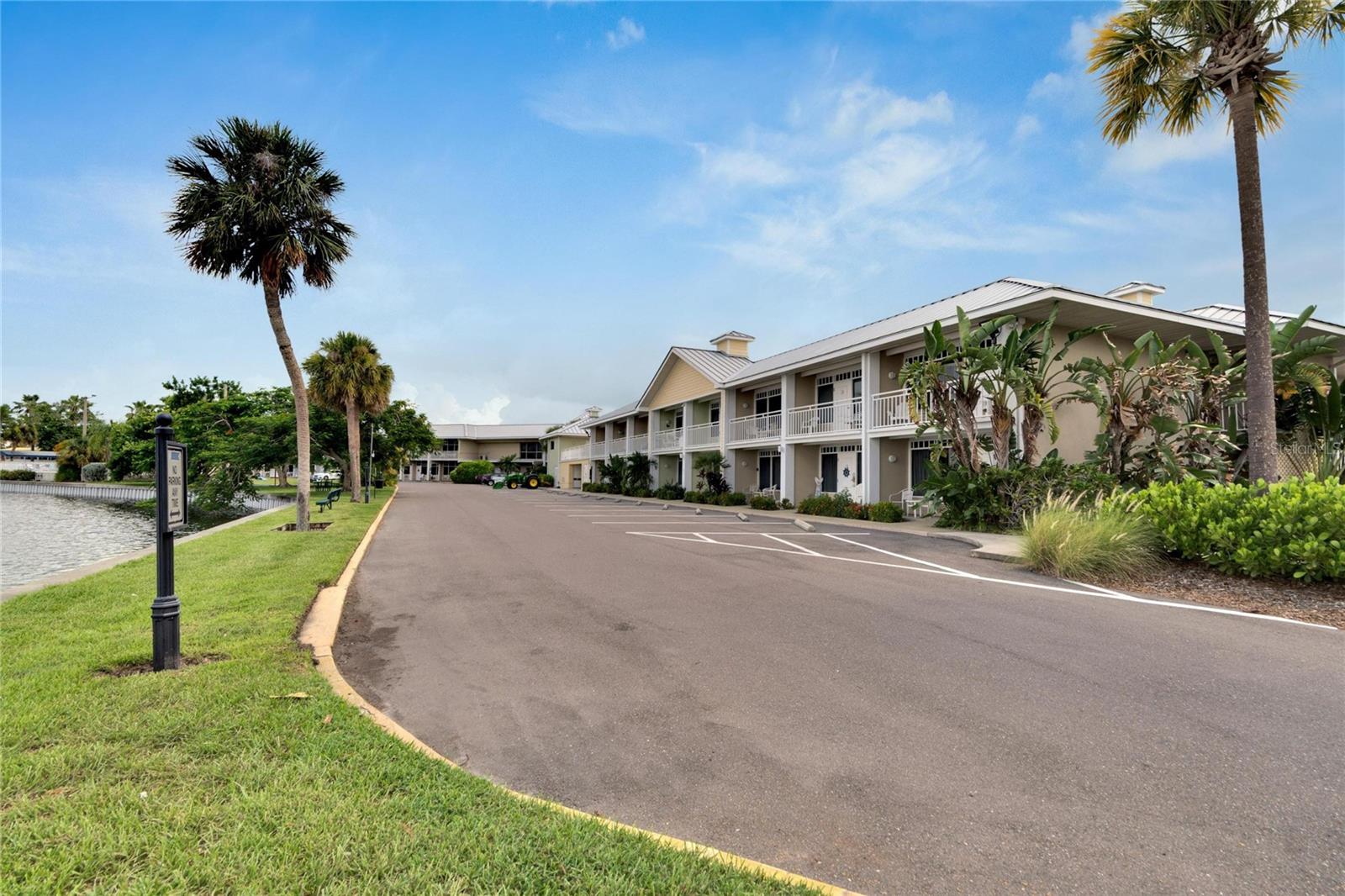 611 DESTINY DR #216, RUSKIN, FL, 33570