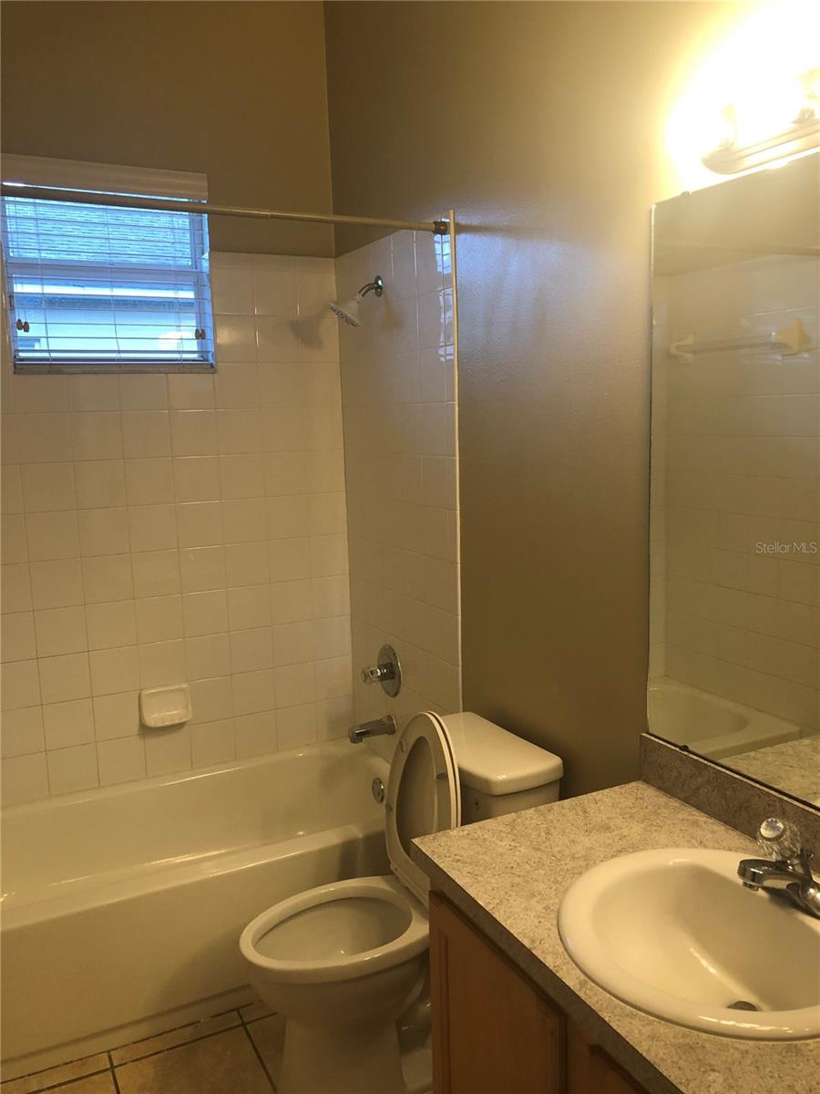 2711 ABBEY GROVE DR, VALRICO, FL, 33594