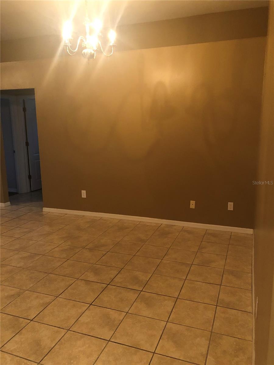 2711 ABBEY GROVE DR, VALRICO, FL, 33594