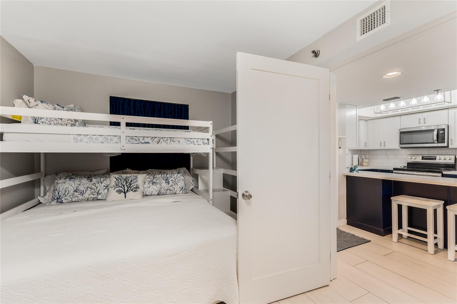 421 S ATLANTIC AVE #105, NEW SMYRNA BEACH, FL, 32169