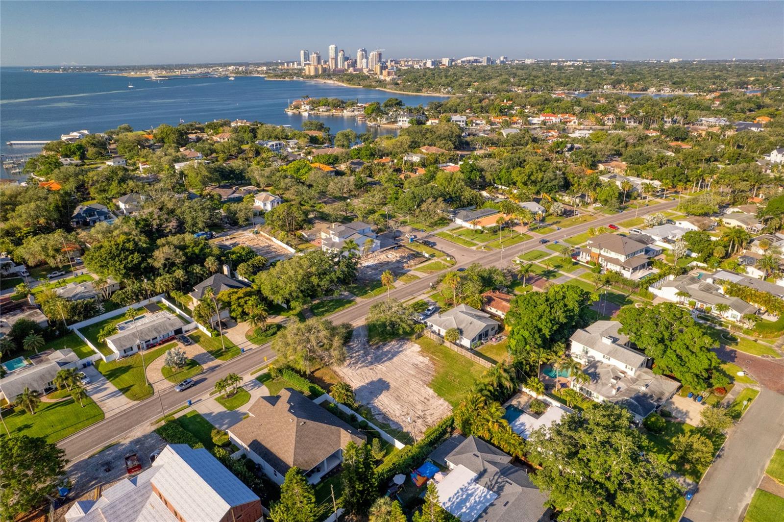 1020 SNELL ISLE BLVD NE, ST PETERSBURG, FL, 33704