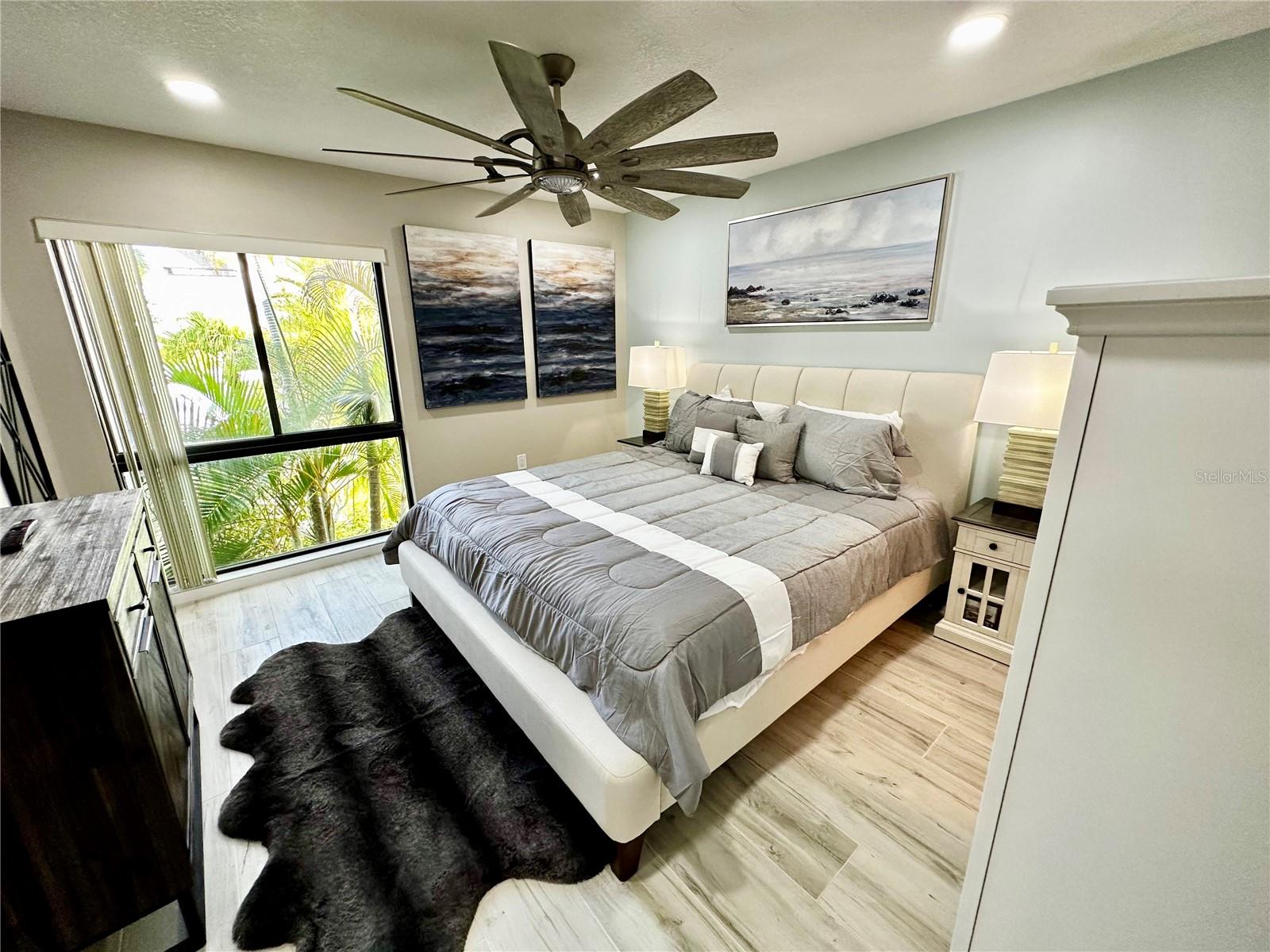 1555 TARPON CENTER DR #202, VENICE, FL, 34285