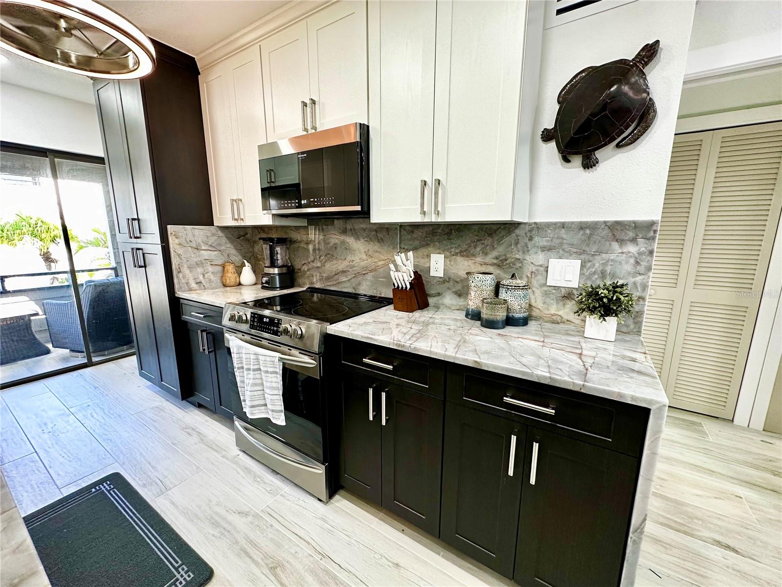 1555 TARPON CENTER DR #202, VENICE, FL, 34285