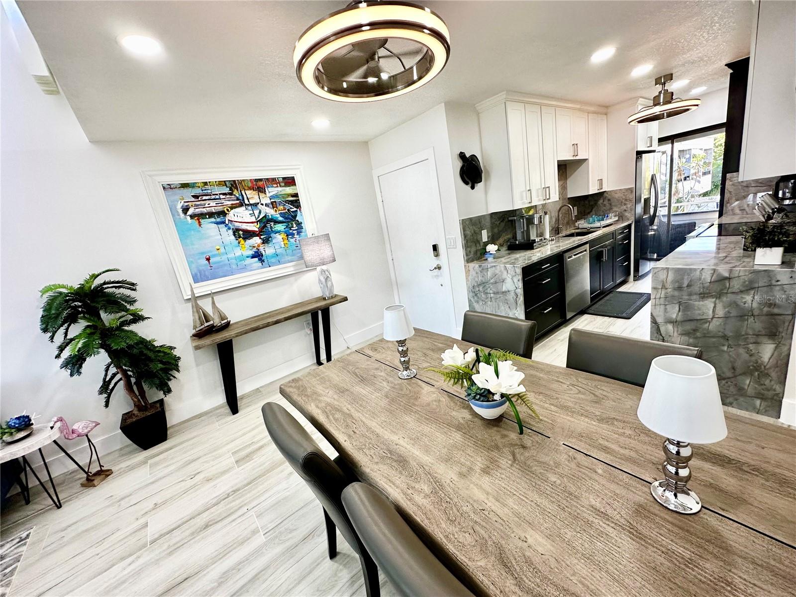 1555 TARPON CENTER DR #202, VENICE, FL, 34285