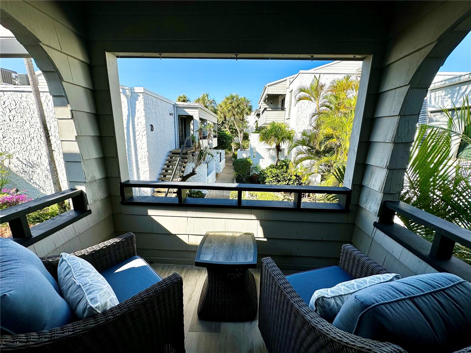 1555 TARPON CENTER DR #202, VENICE, FL, 34285