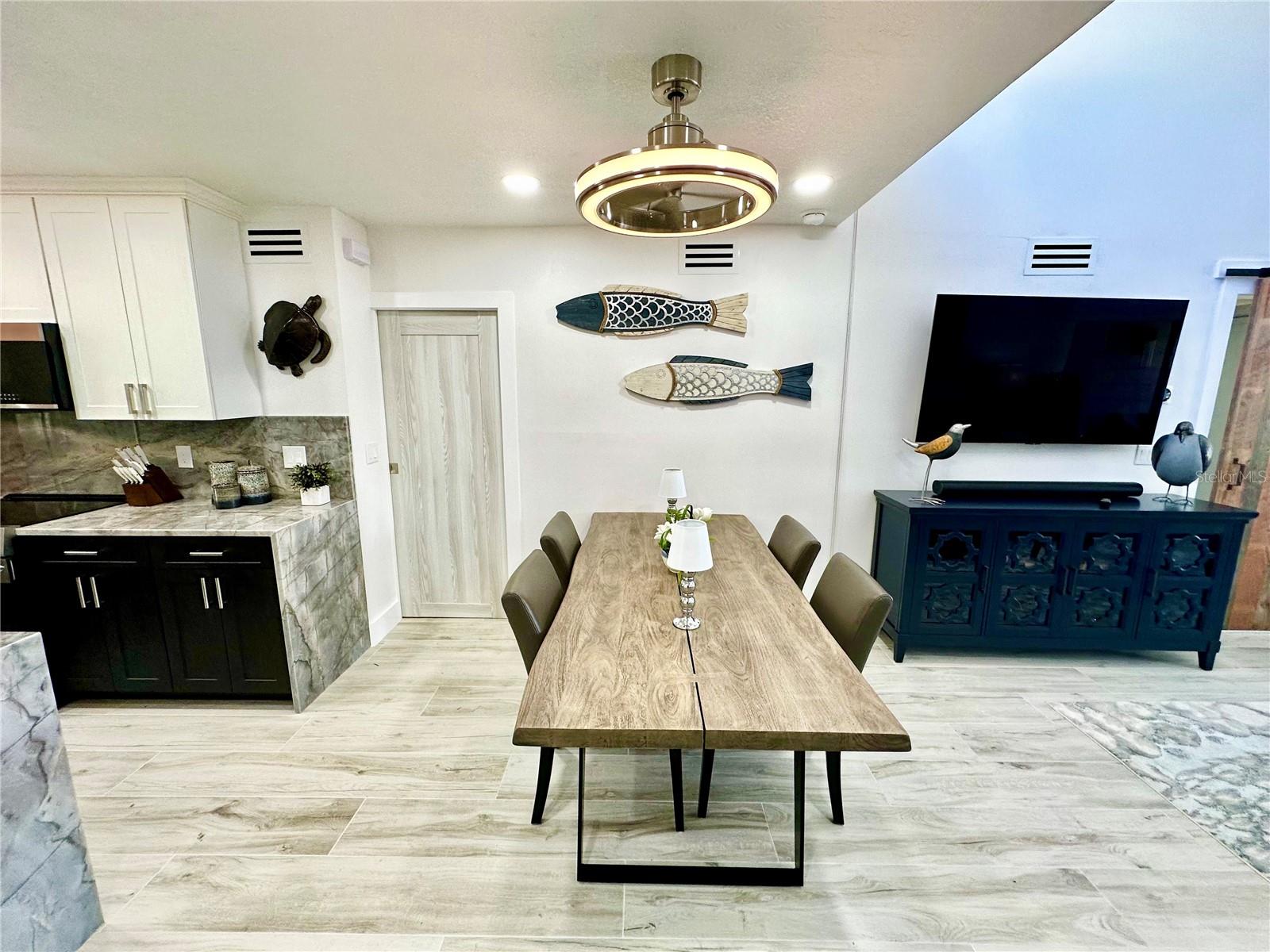 1555 TARPON CENTER DR #202, VENICE, FL, 34285