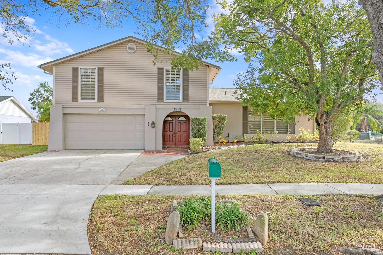 7601 OAKMOOR DR, TAMPA, FL, 33634
