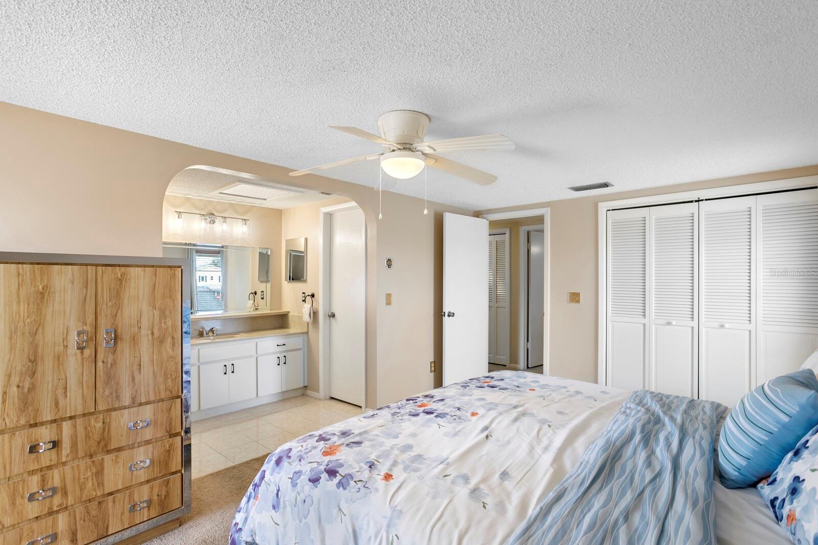 7601 OAKMOOR DR, TAMPA, FL, 33634