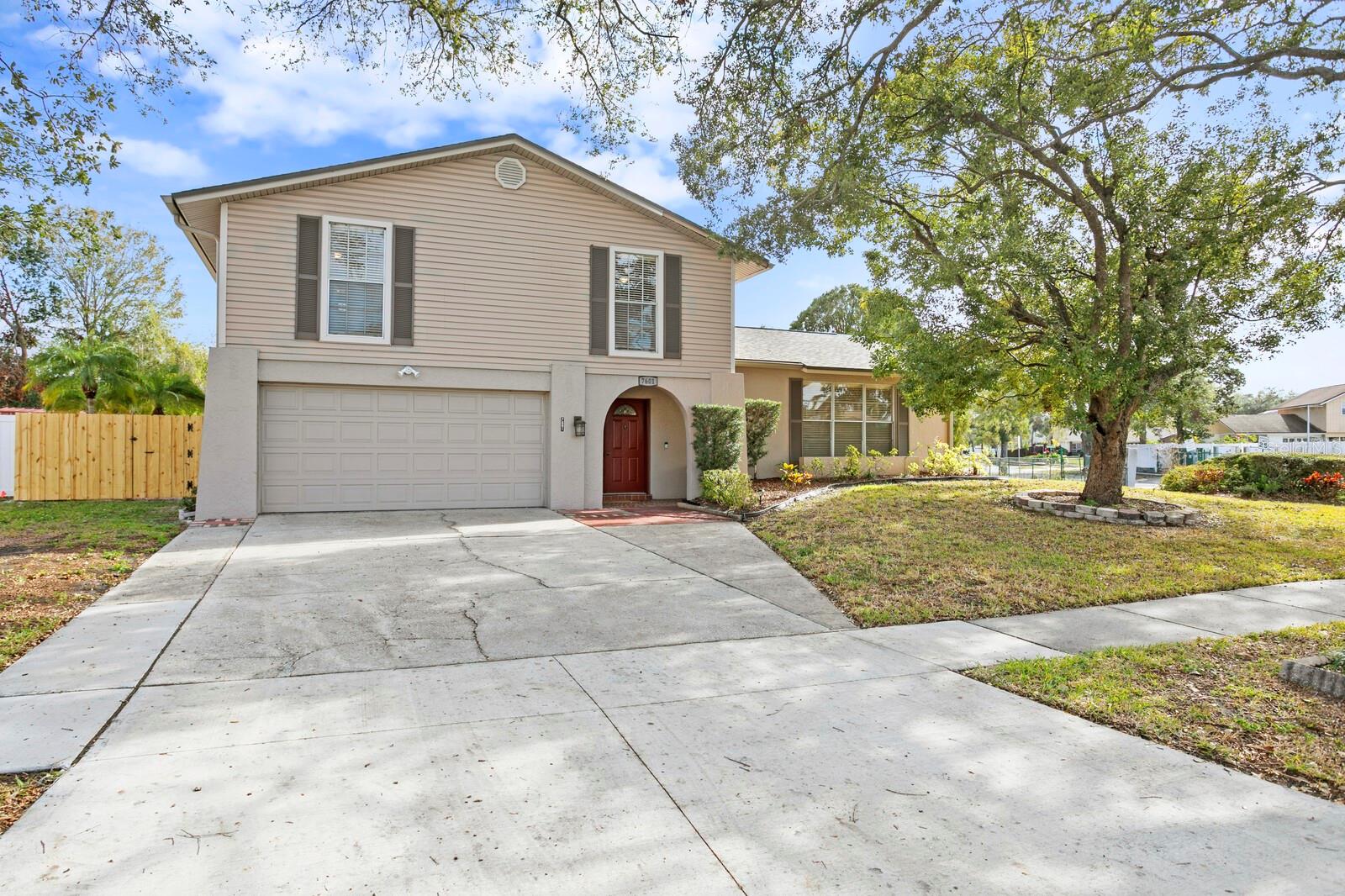 7601 OAKMOOR DR, TAMPA, FL, 33634