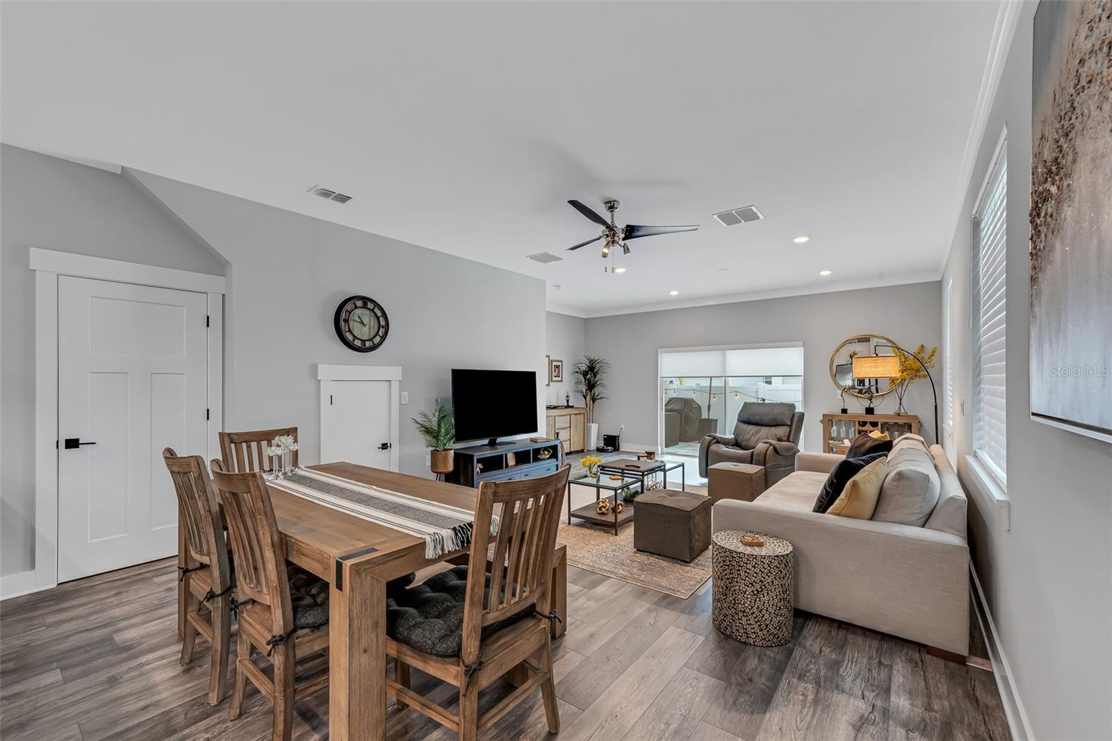 2704 W GRAY ST #B, TAMPA, FL, 33609