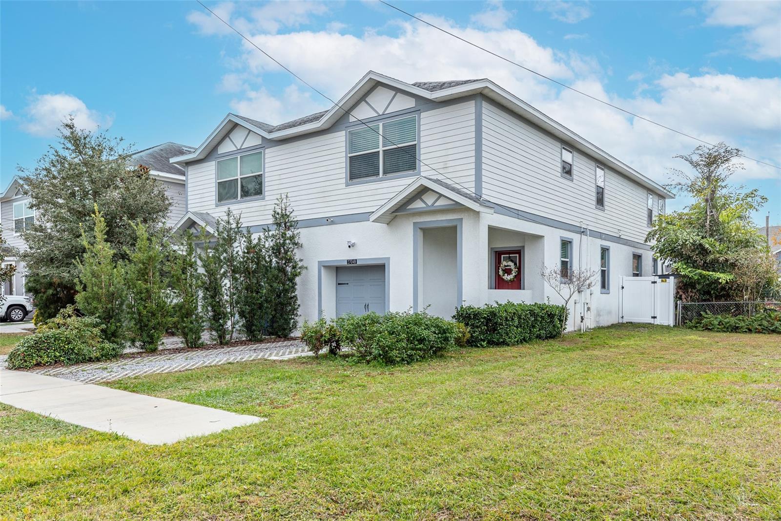 2704 W GRAY ST #B, TAMPA, FL, 33609