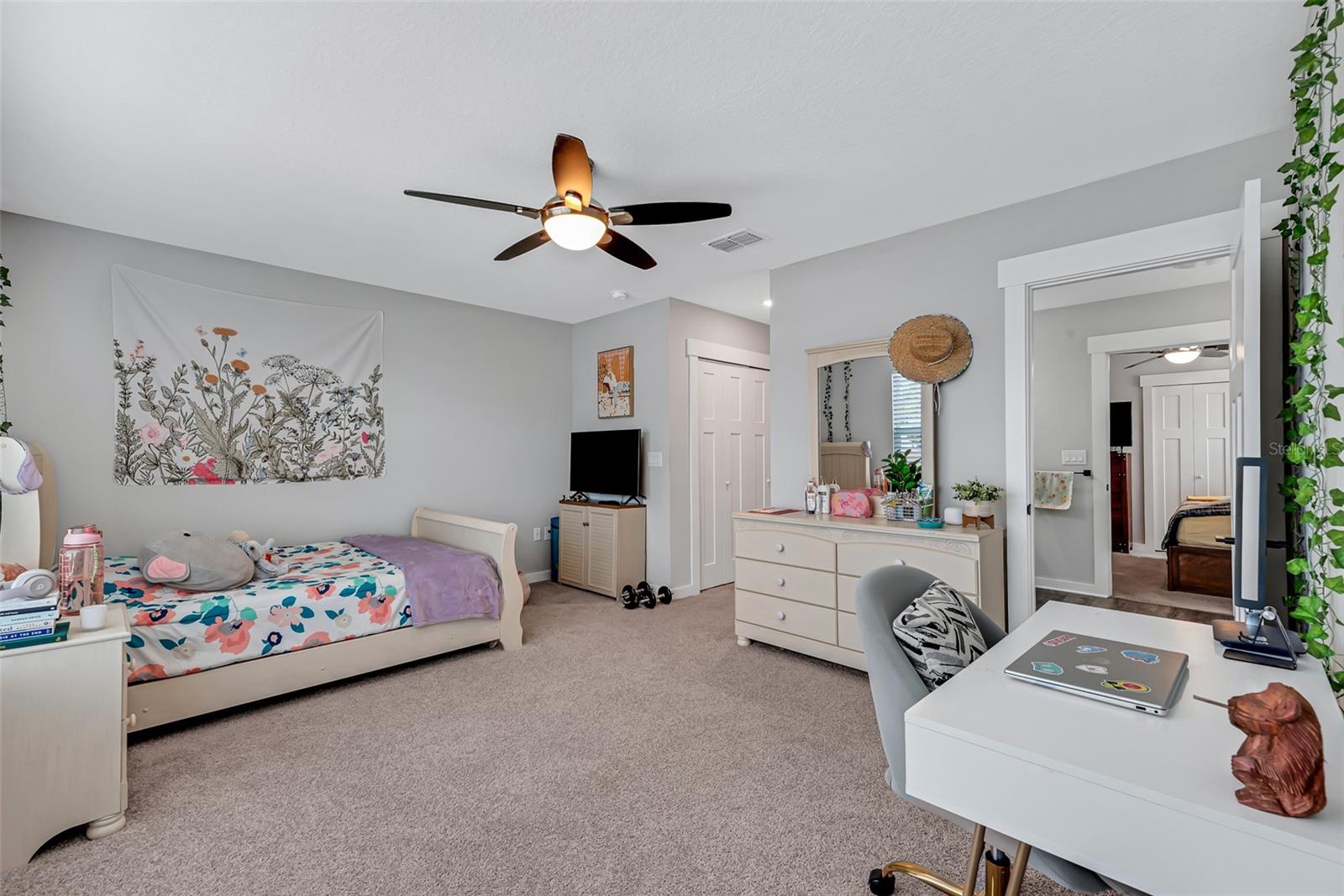 2704 W GRAY ST #B, TAMPA, FL, 33609