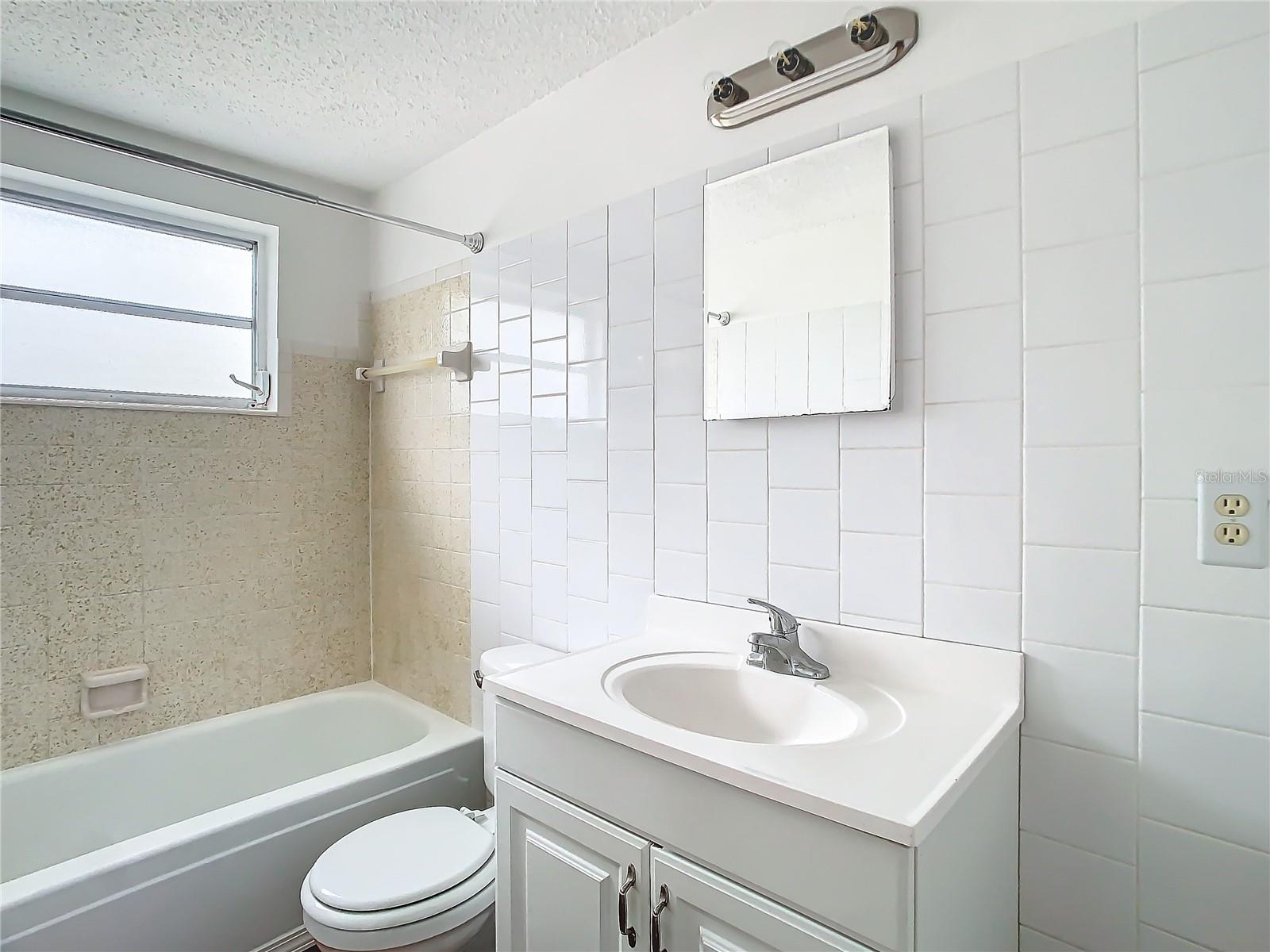 5510 DANIELS RD, TAMPA, FL, 33634
